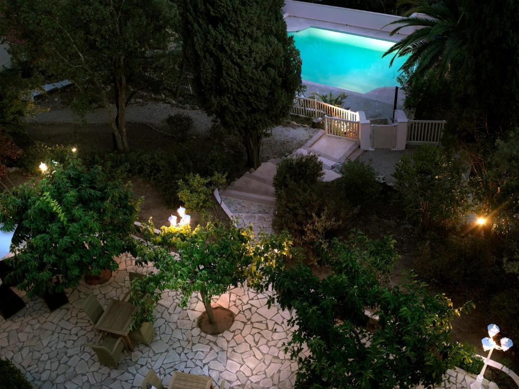 Hotel Villa La Cheneraie Сен-Рафаэль Экстерьер фото